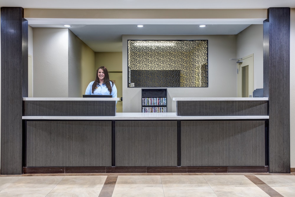 Candlewood Suites Cut Off 7/43