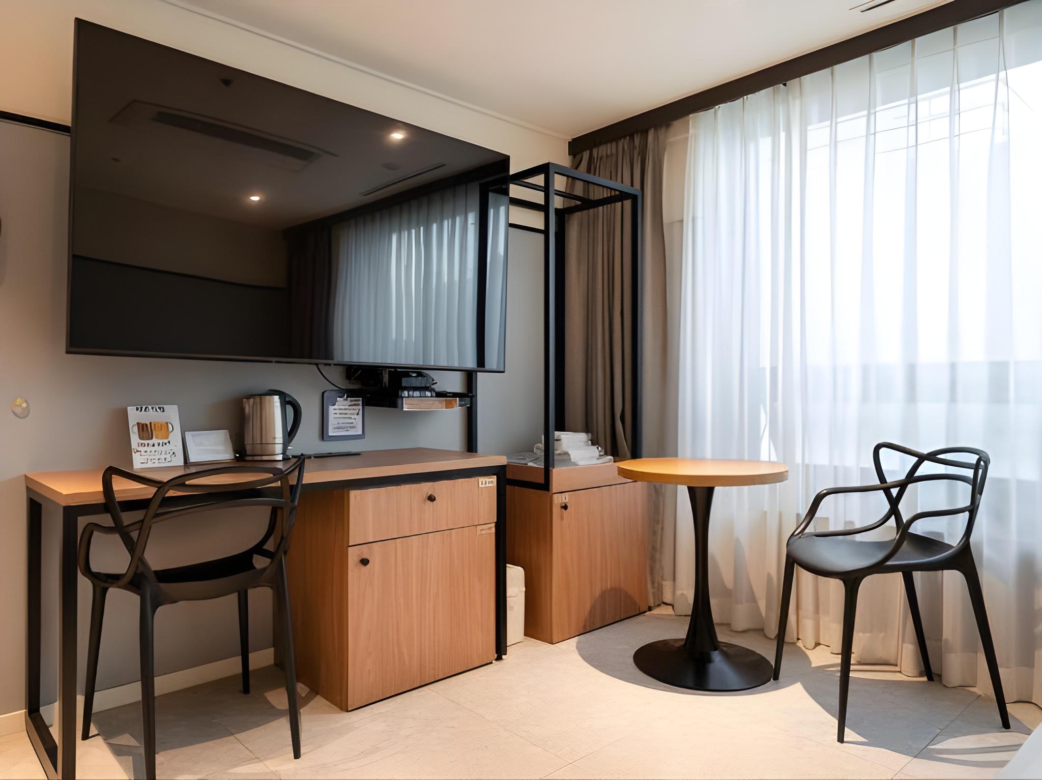 Queen Town Hotel 30/33
