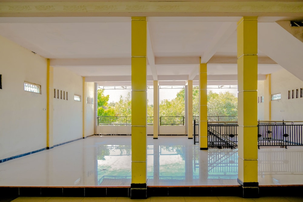 Super OYO 1759 Family Residence 18/21