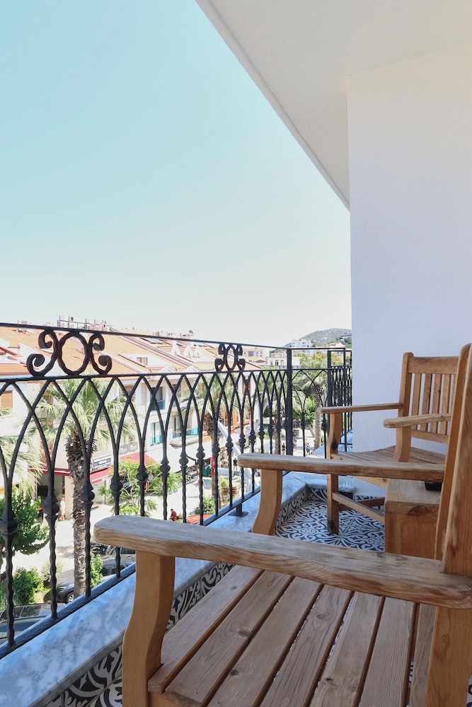 Zephyros City Otel 41/47