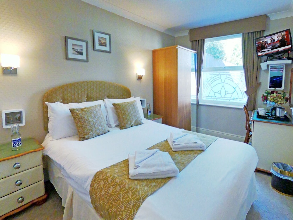 Riviera Lodge Hotel 10/50