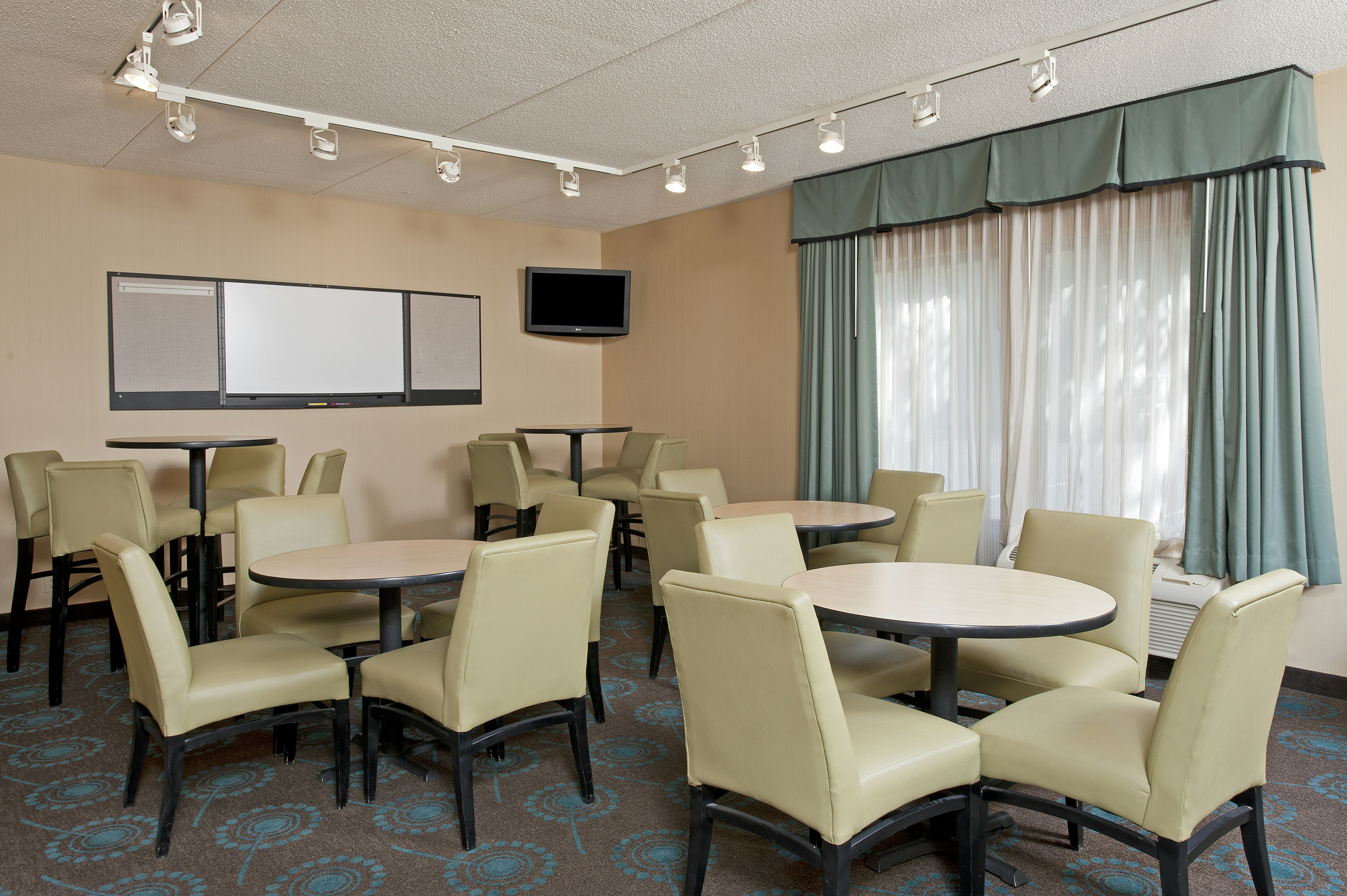 Hampton Inn Bloomington 55/62