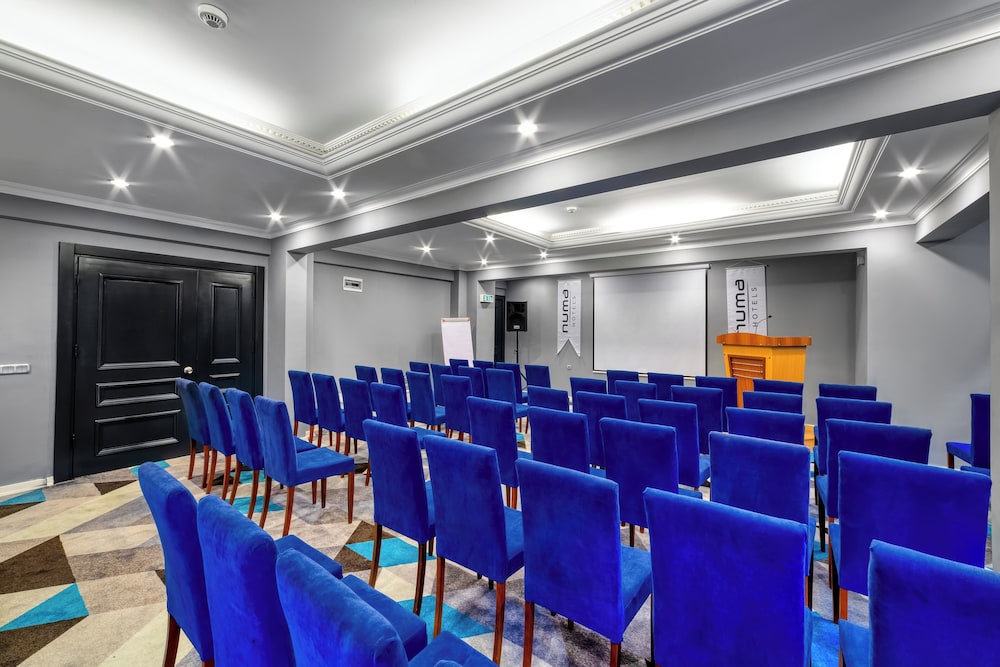 Numa Port Hotel 60/73