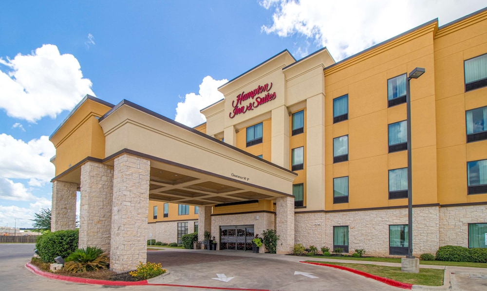 HAMPTON INN SUITES BASTROP in BASTROP - TX
