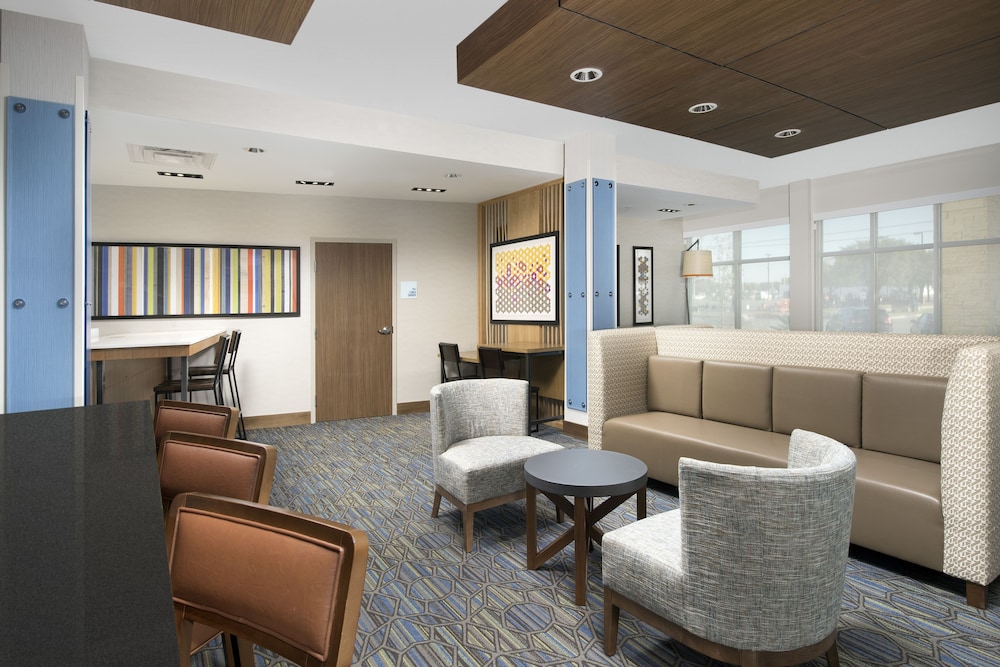 Holiday Inn Express & Suites San Antonio North - Windcrest 27/36