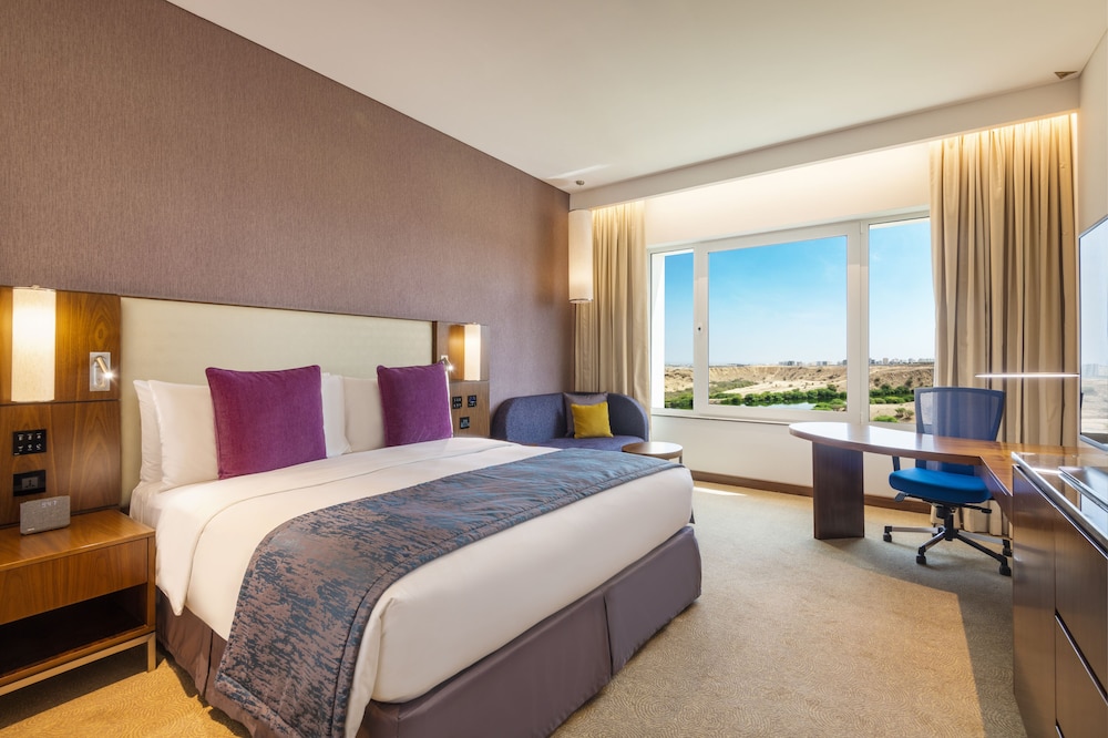 Crowne Plaza Muscat Oman Convention and Exhibition Centre (OCEC) 17/76
