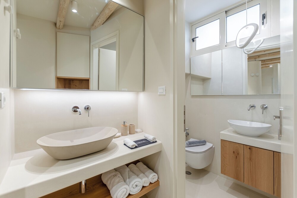 Semi Basement, Deluxe, Apartment, Double Bed، Antony Suites 9/10