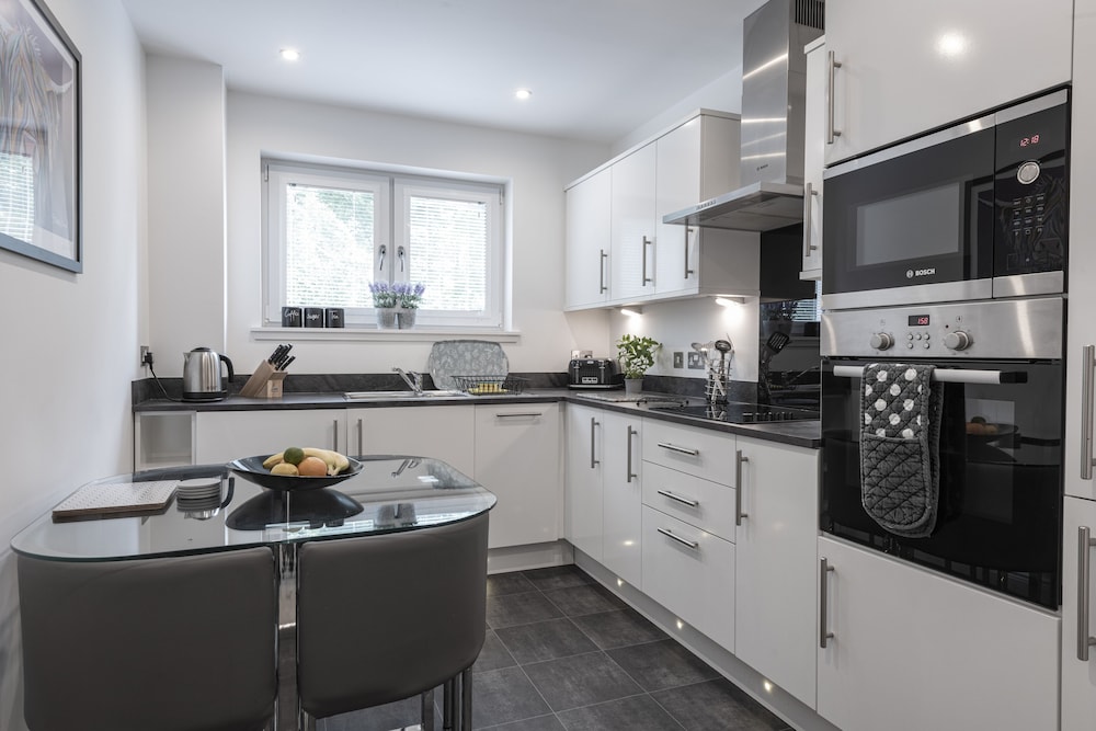 Inverness City Suites 35/50
