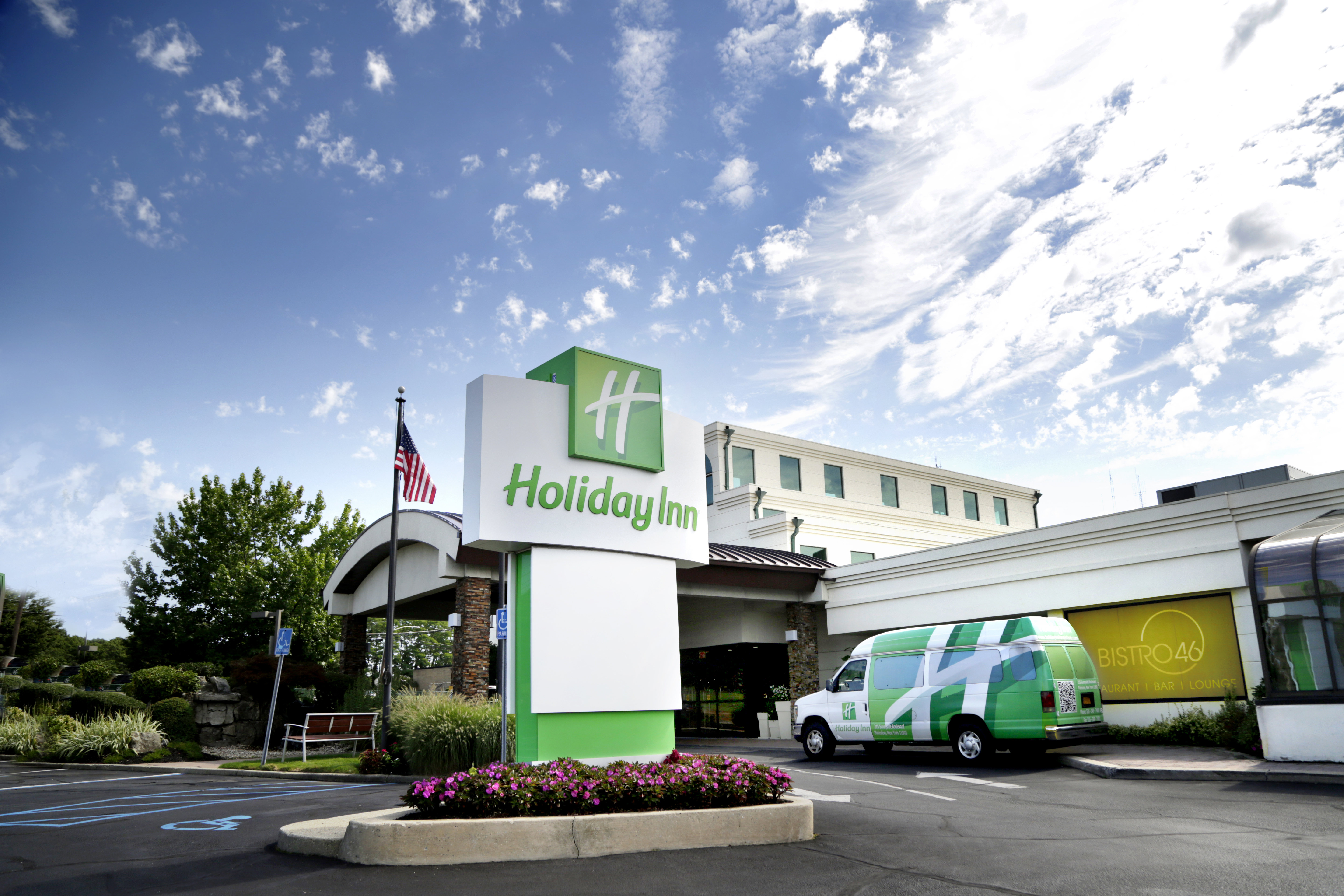 Holiday Inn Plainview-Long Island 72/79