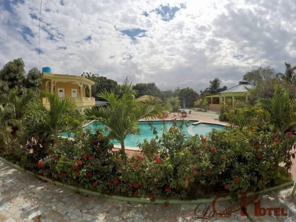 La Cayenna Hôtel Et Restaurant 27/39
