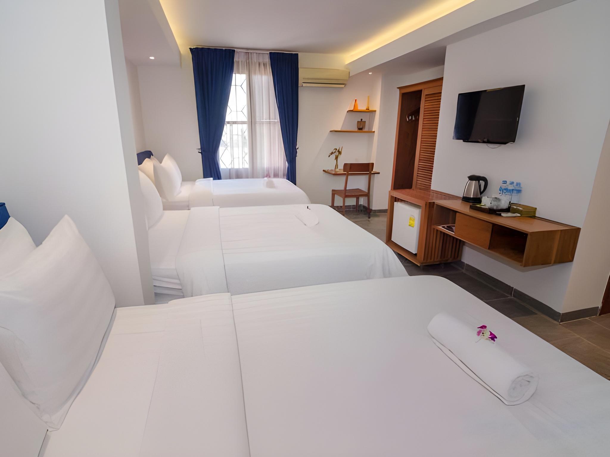 Deluxe, Triple, 3 Queen Beds