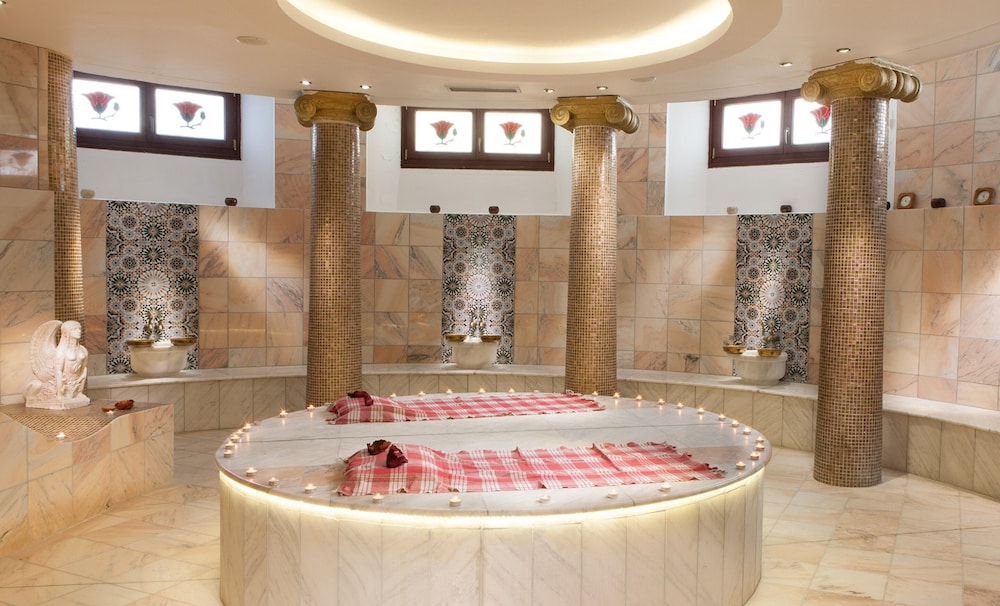 Grande Albergo Delle Rose 25/50