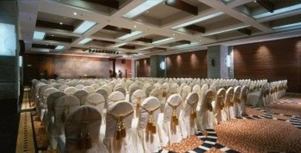 RuiWan New Century Hotel Tianjin 34/36