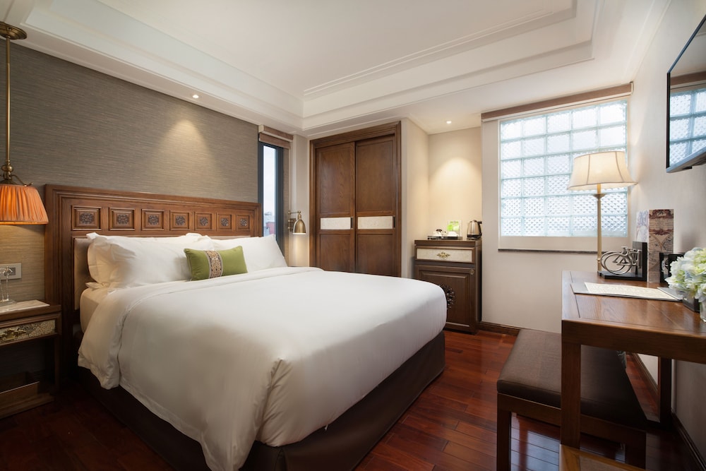 Peridot Gallery Classic Boutique Hotel 8/60