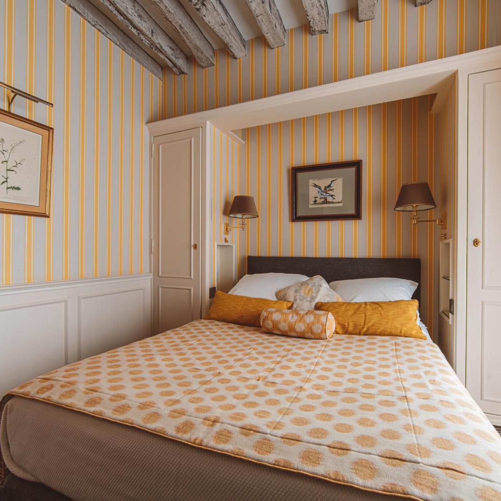 Room, Double Bed