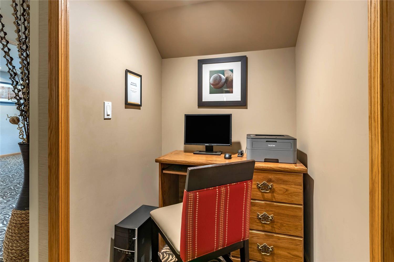 Comfort Inn Dyersville Near Field of Dreams 20/22