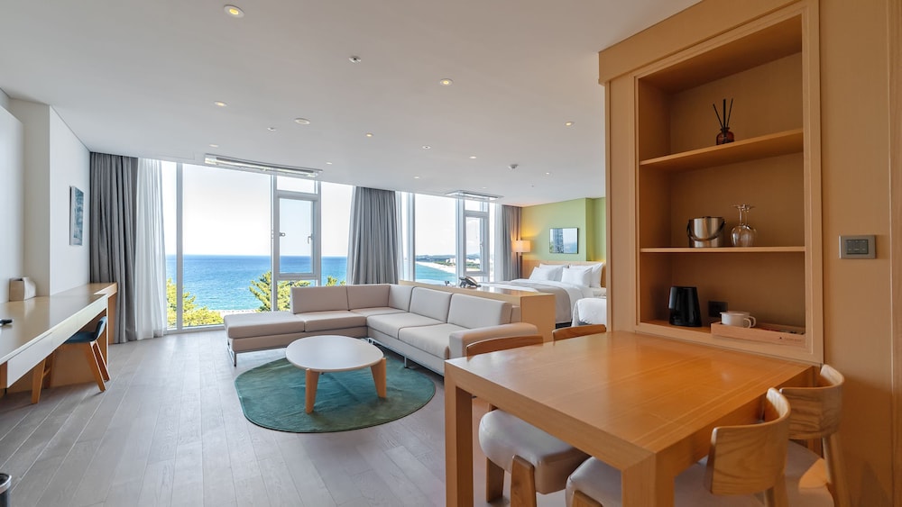 Naksan Beach Hotel 30/48