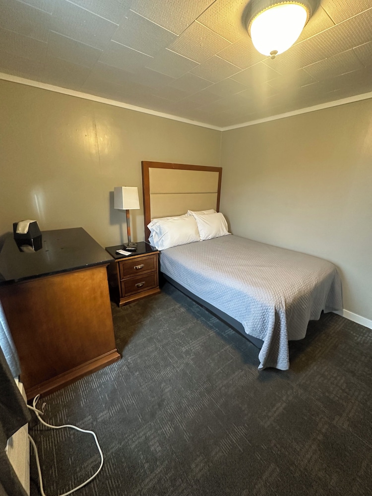 Maine Woods Inn At Vacationland Inns 5/19