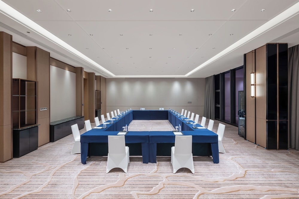Howard Johnson By Wyndham Guotou Plaza Zigong 28/32