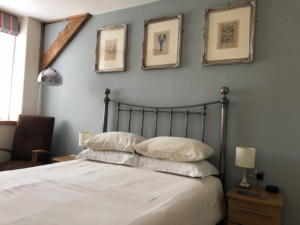 St Bernards Guesthouse 8/15