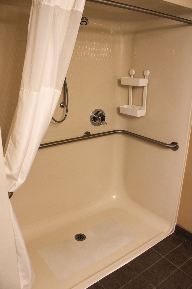 EFFICIENCY, KING BED, ACCESSIBLE