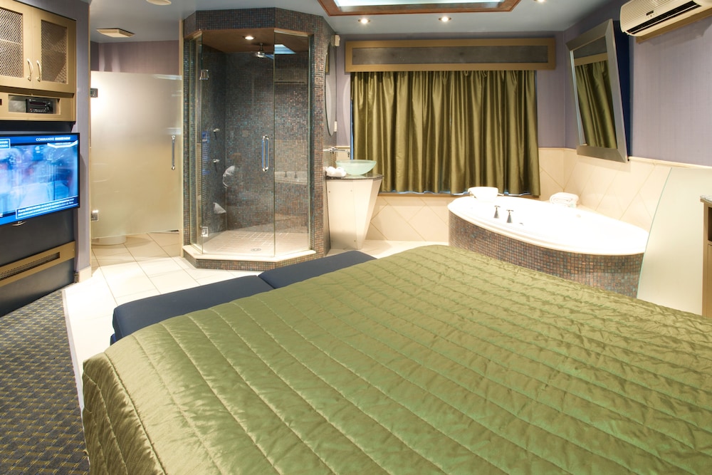 Le Chabrol Hotel Suites 33/72
