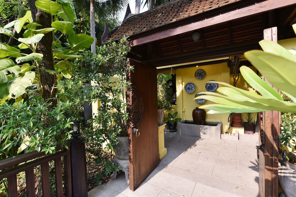 Zantiis Ndol Villas 7/66