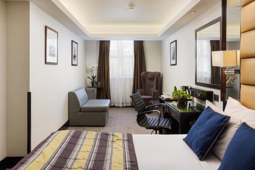 Park Grand Mayfair 33/40
