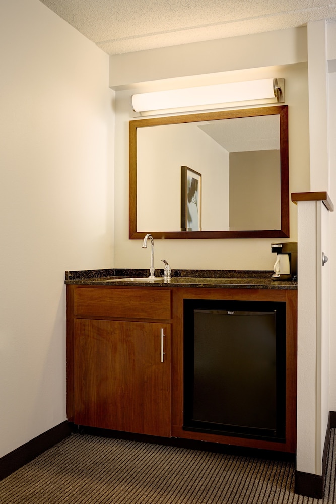 Hyatt Place Reno Tahoe Airport 8/75