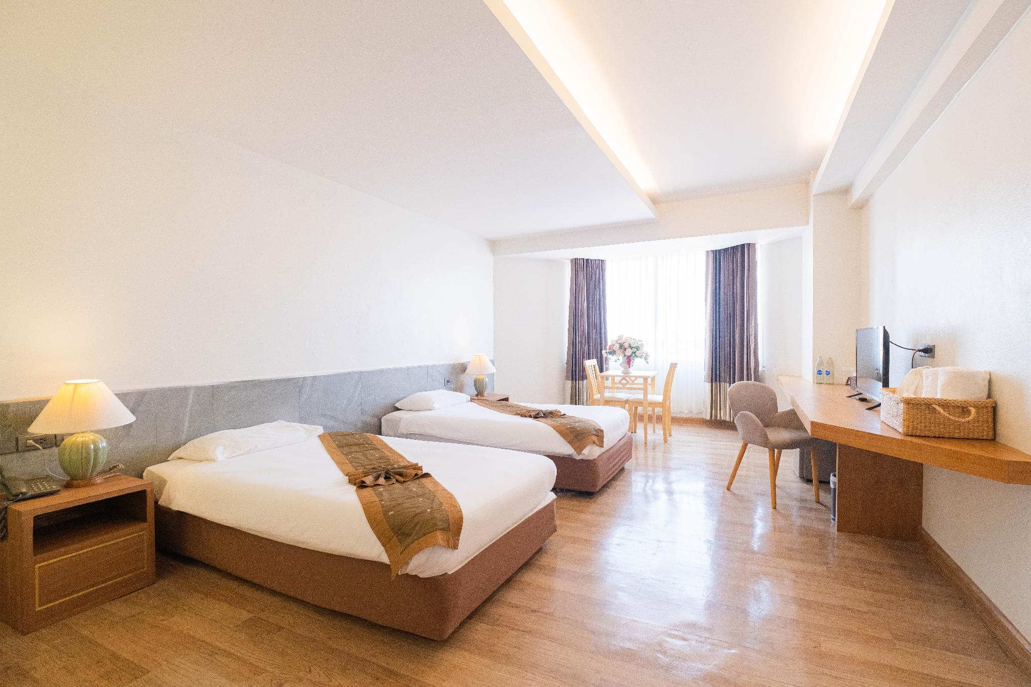 Guest Room, Premier, 1 King or 2 Double Beds