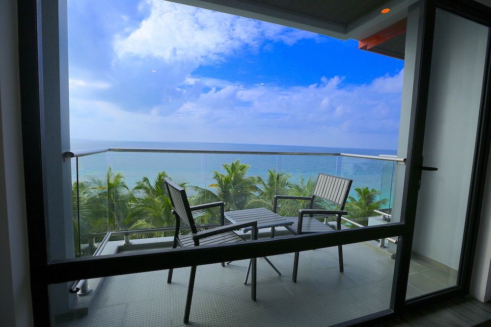 Kaani Grand Seaview 36/63