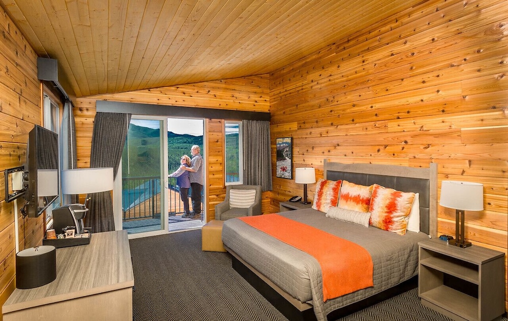 Denali Bluffs Hotel 32/68