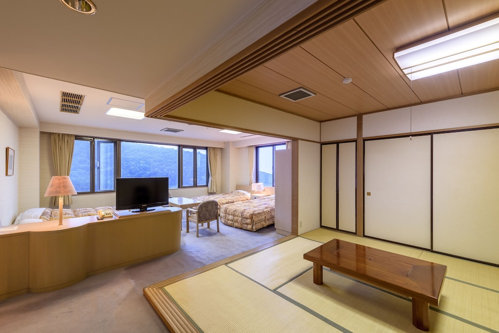Hotel Tagawa 45/65