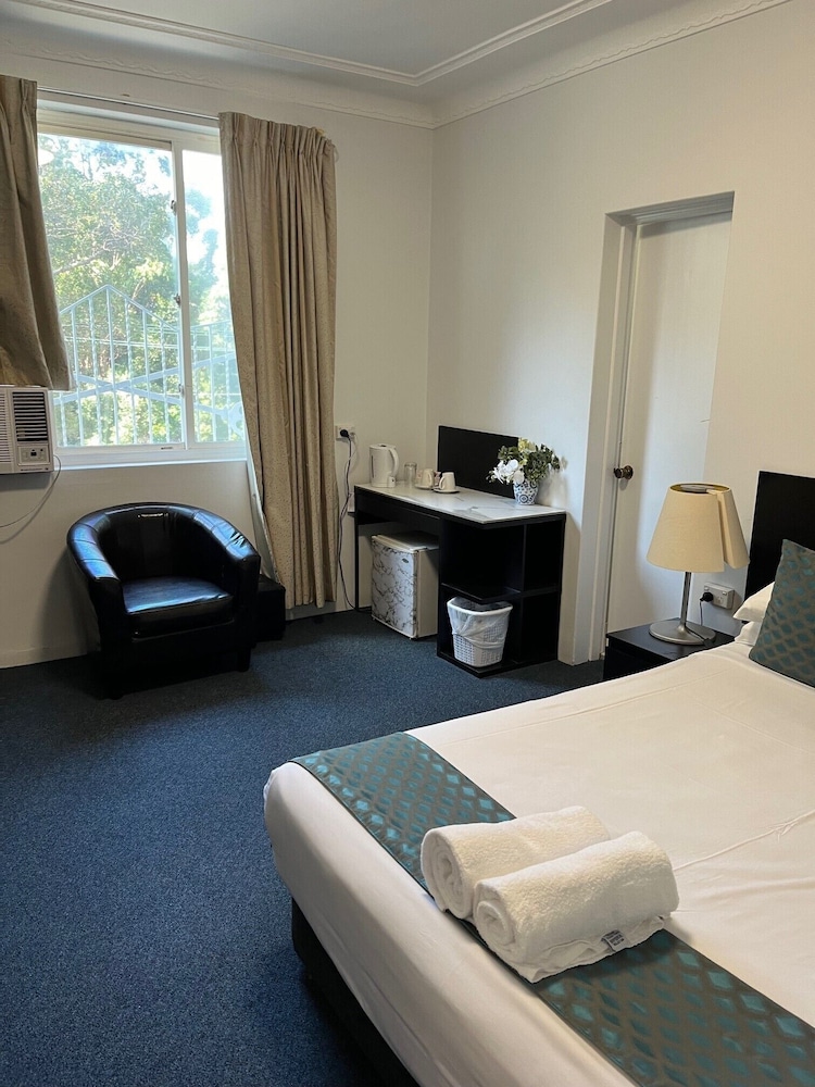 Greenwich Inn Sydney Hotel 34/48