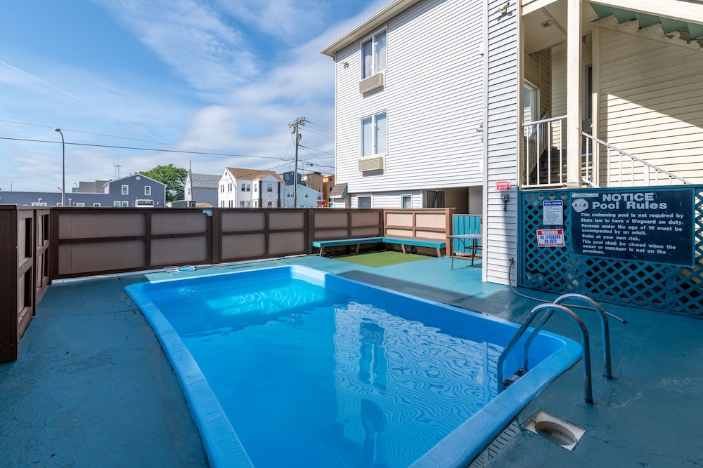Hotel Charlee Villas By The Beach 31/62