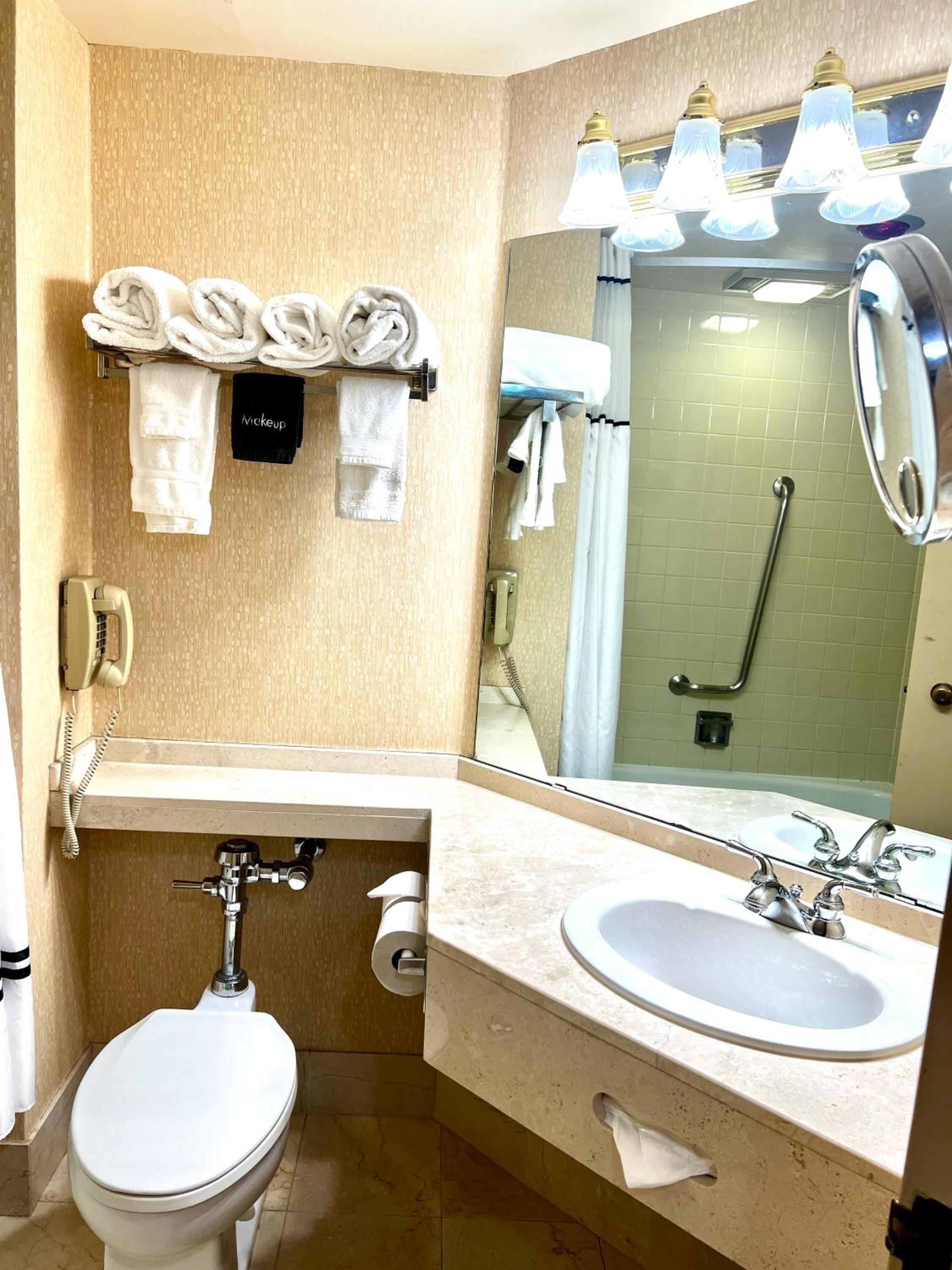 غرفة بسرير كينج بجاكوزي، Hotel Mead 6/10