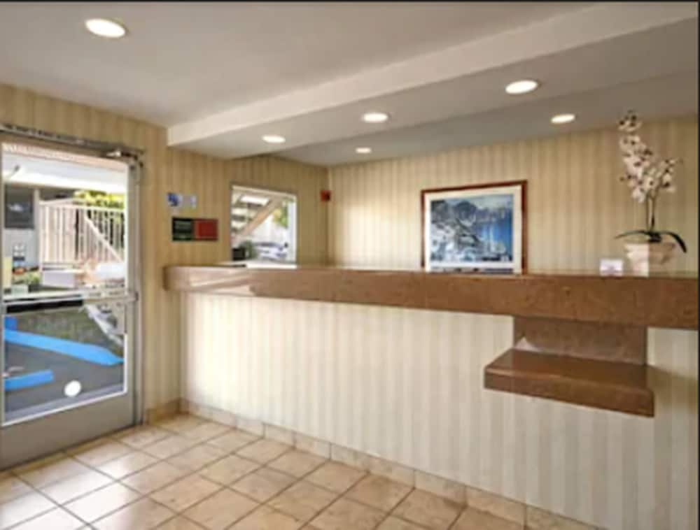Days Inn by Wyndham San Marcos 1/17