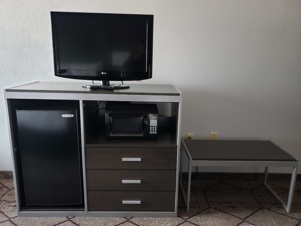 SureStay Plus Hotel by Best Western Warner Robins AFB 22/33