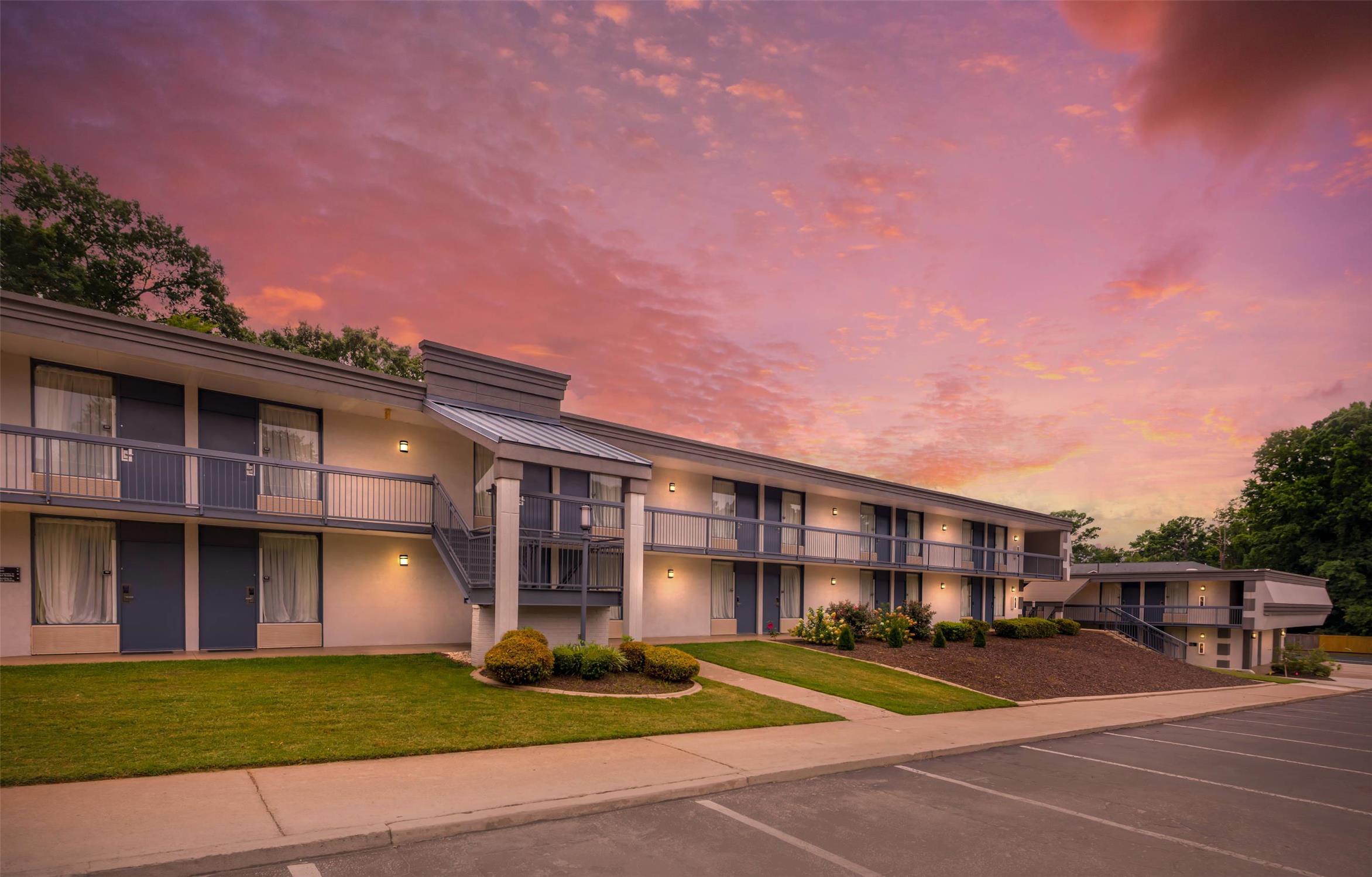 Clarion Pointe Morrow - Atlanta South 22/32