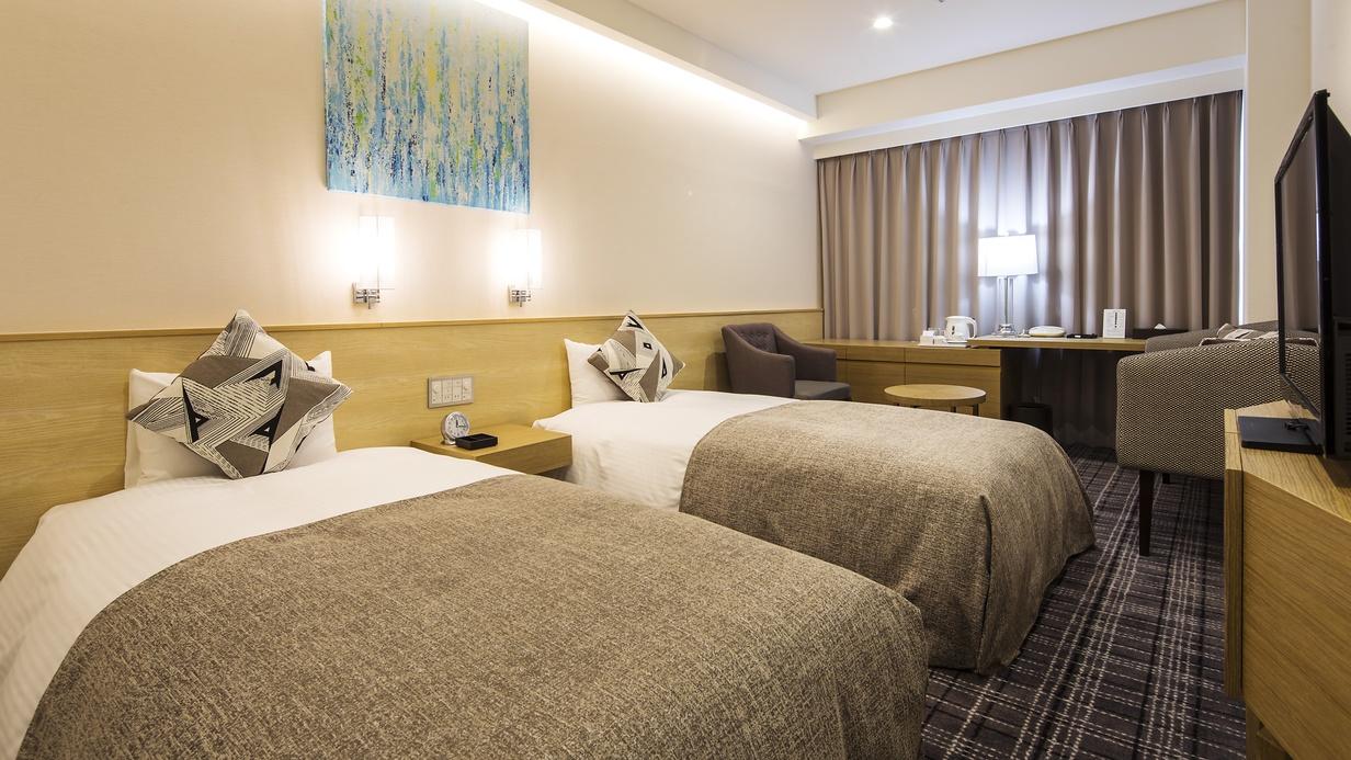 Superior, Twin Beds, West Wing