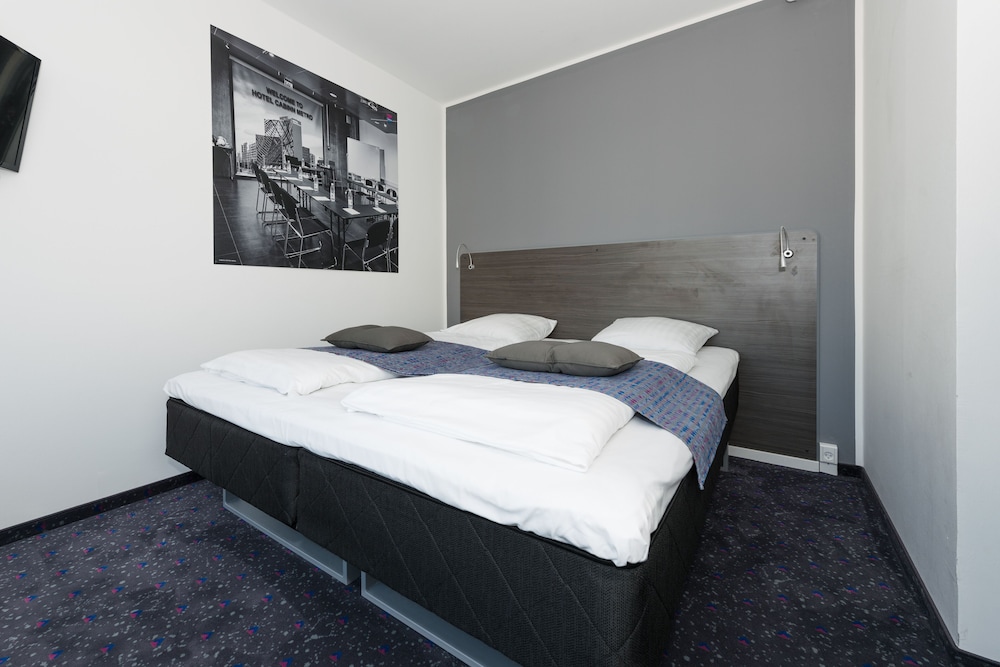 1 BEDROOM, APARTMENT, KITCHENETTE