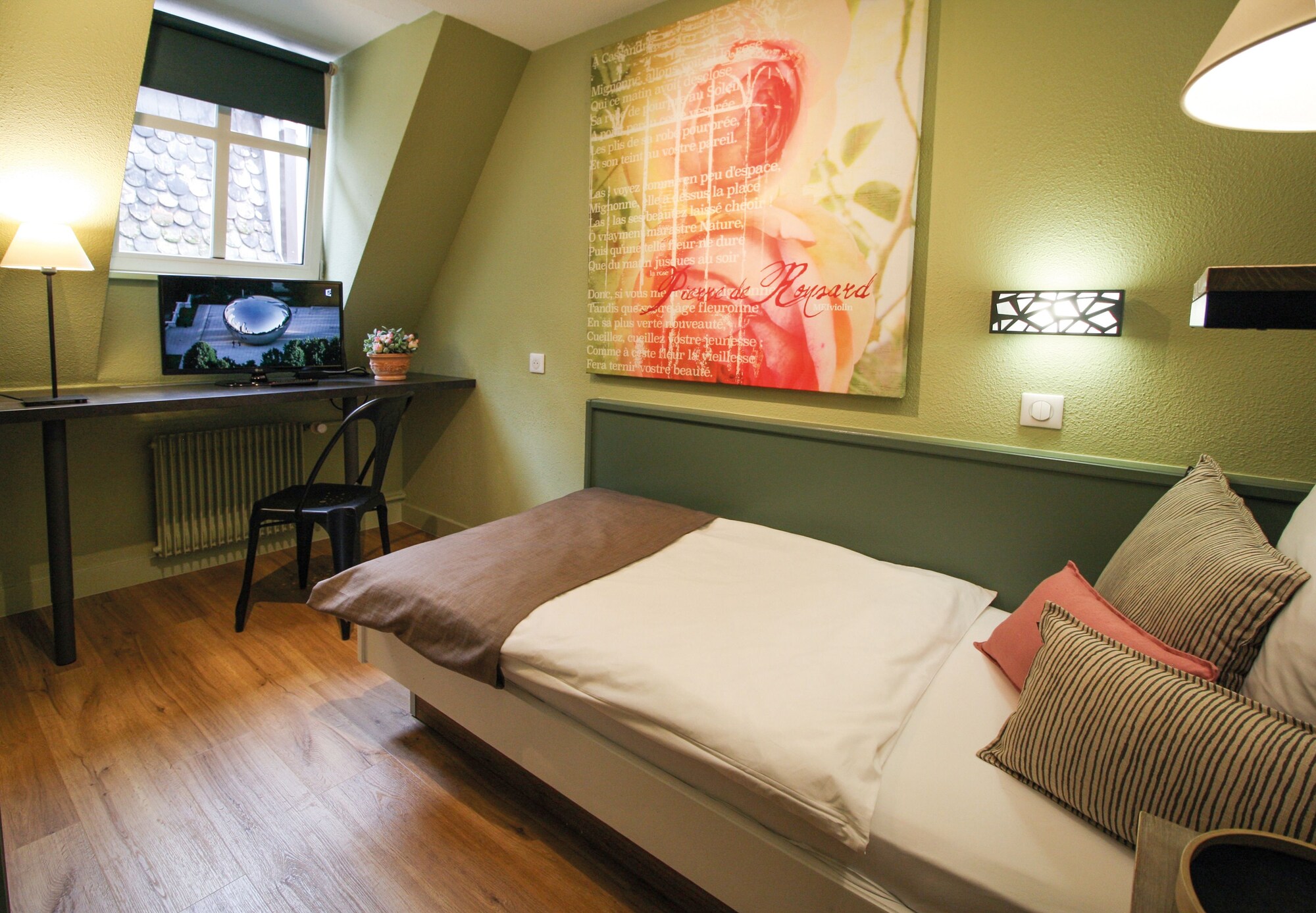 غرفة كلاسيكية مفردة بسرير فردي، Hotel Roses Ex Hotel Aux Trois Roses 2/4