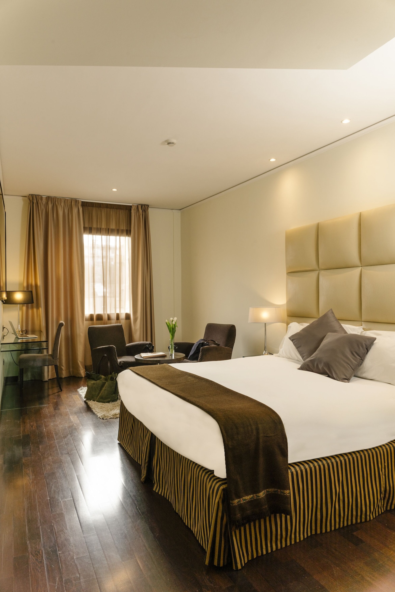 SUPERIOR, DOUBLE BED