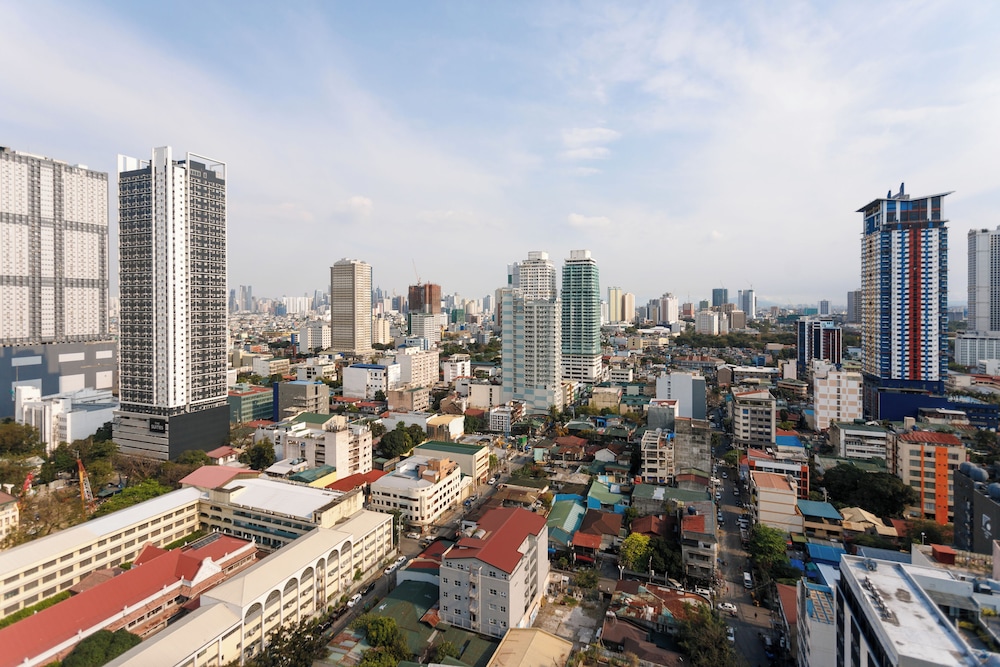 Regency Grand Suites 60/66