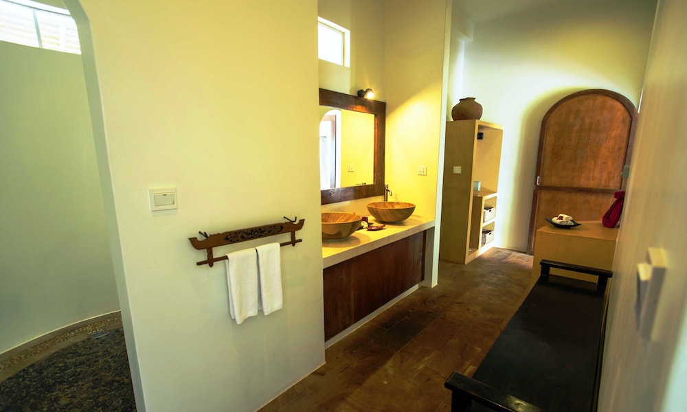 Navutu Dreams Resort And Wellness Retreat 62/72