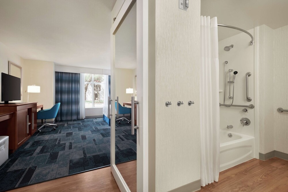 Hampton Inn Suites Rosemont Chicago O Hare 15/46