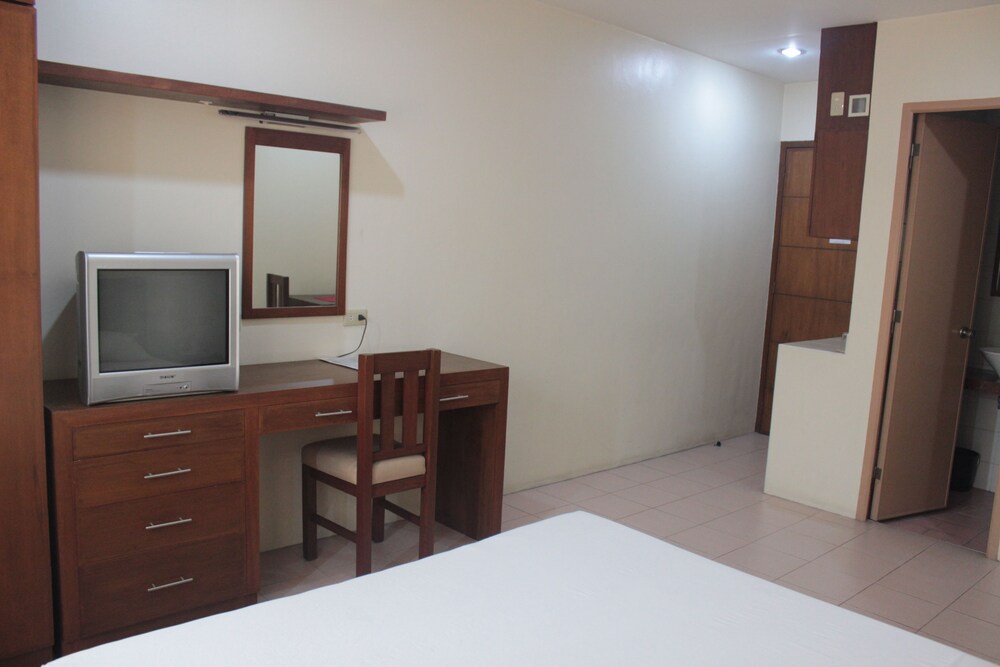 Joyce Apartelle Kalentong 41/49