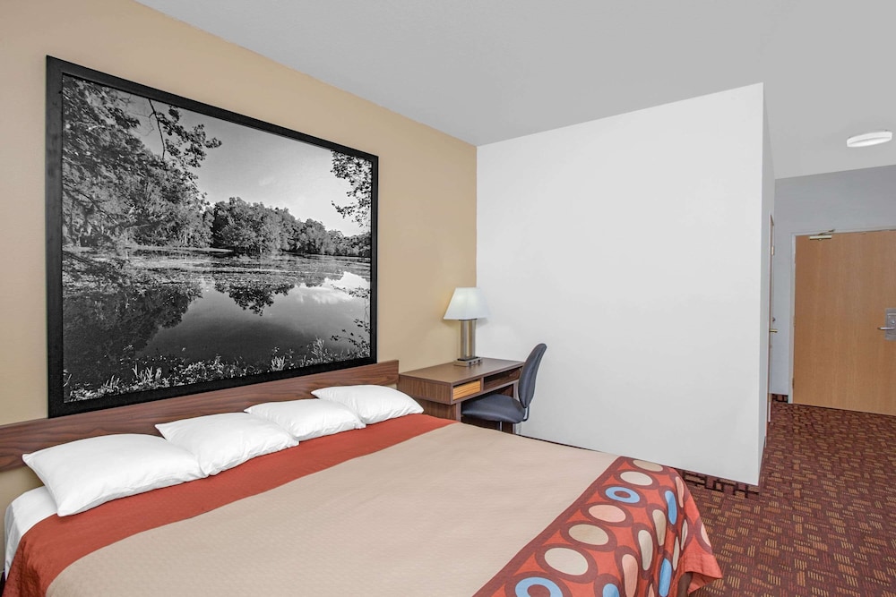 Super 8 By Wyndham Three Rivers 9/20