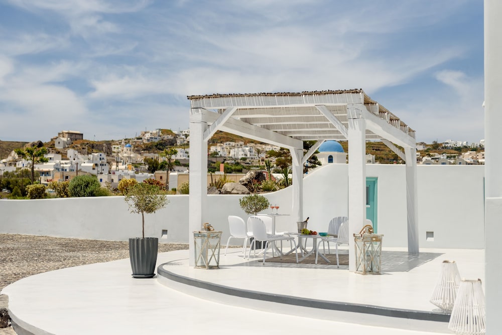 Neptune Luxury Spa Suites 69/72