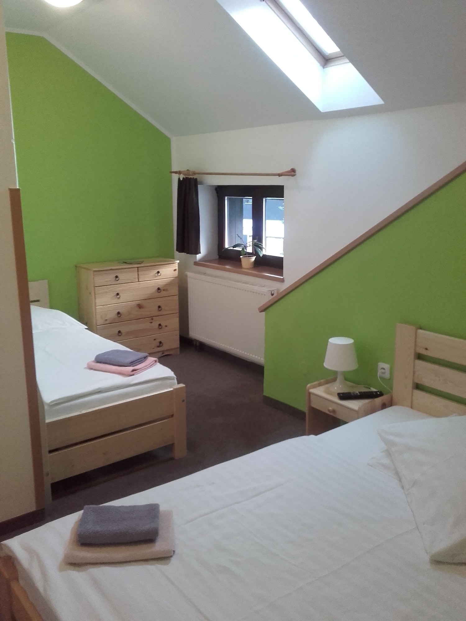ROOM, TRIPLE